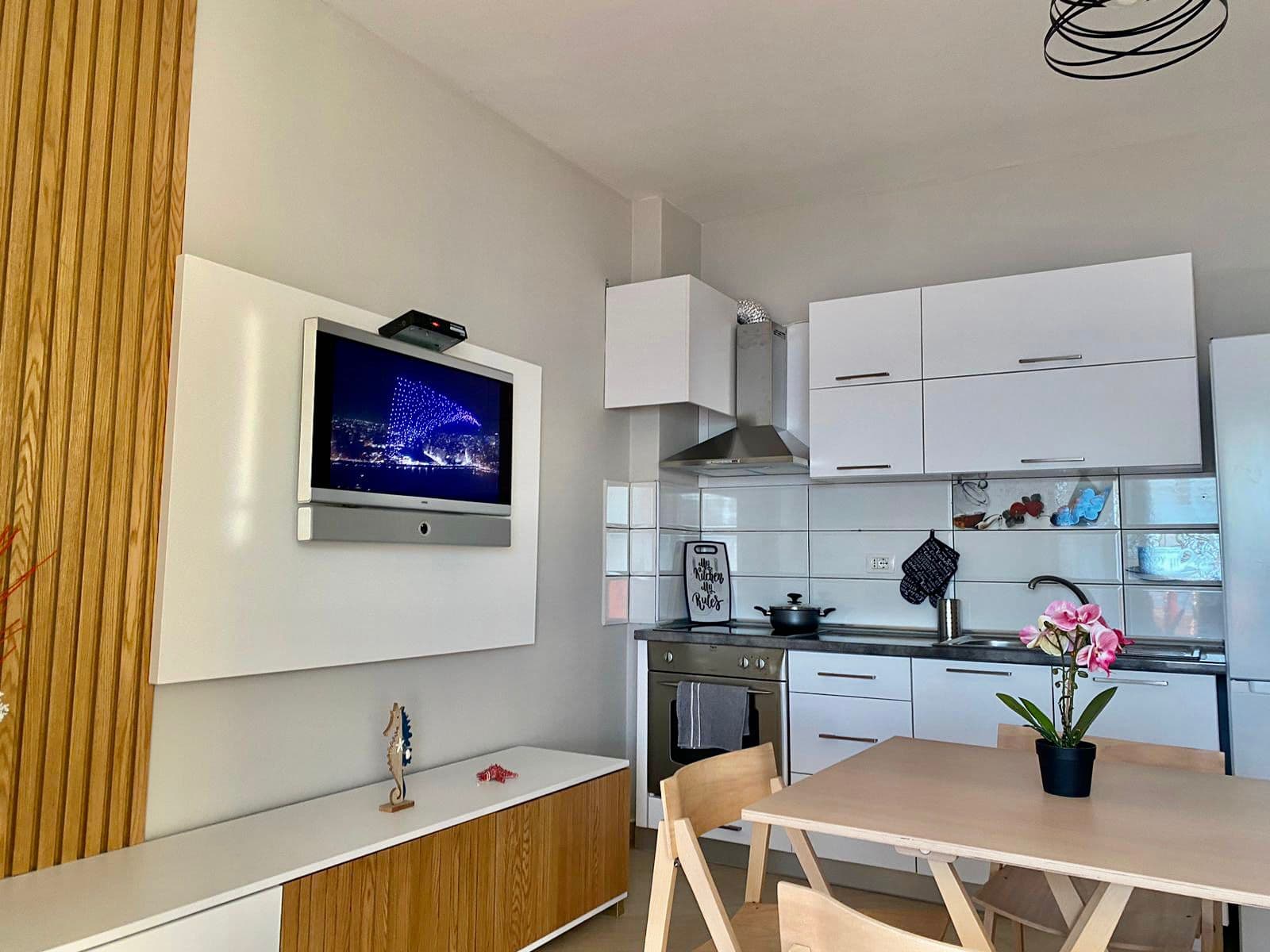 JEPET ME QERA APARTAMENT 1+1 ME PAMJE NGA DETI ,PRANE HOTEL EDART, DURRES. 3