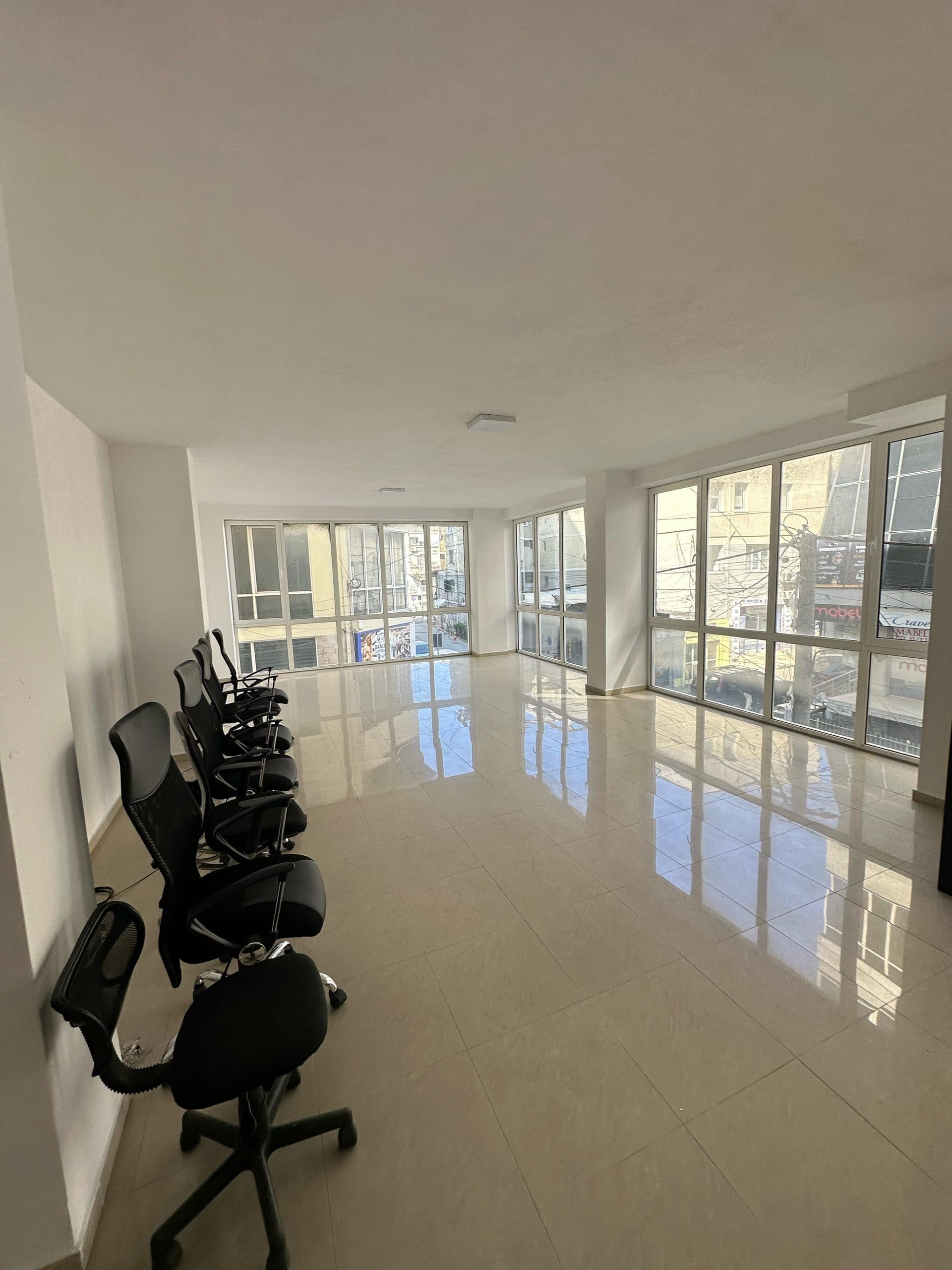 SHITET AMBJENT BIZNESI, RRUGA PORTIT, DURRES. 2