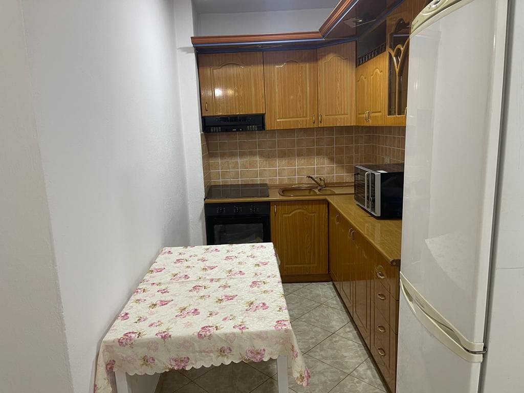 JEPET APARTAMENT ME QERA 1+1, PRANE STADIUMIT,DURRES. 2