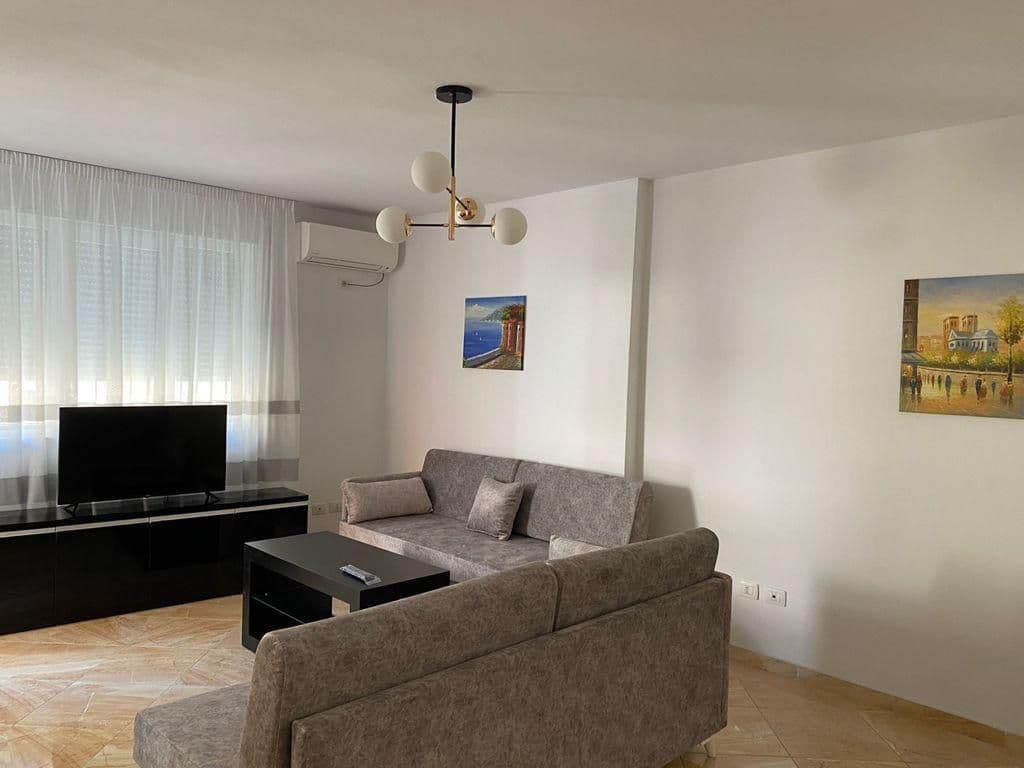 JEPET ME QERA APARTAMENT 1+1 PRANE RESTORANT PINETA,PLAZH,DURRES. 3