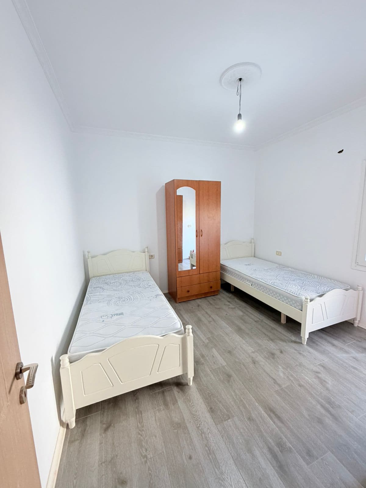 JEPET ME QERA KATI I DYTE I NJE VILE 3-KATESHE PRANE SPITALIT,DURRES 4