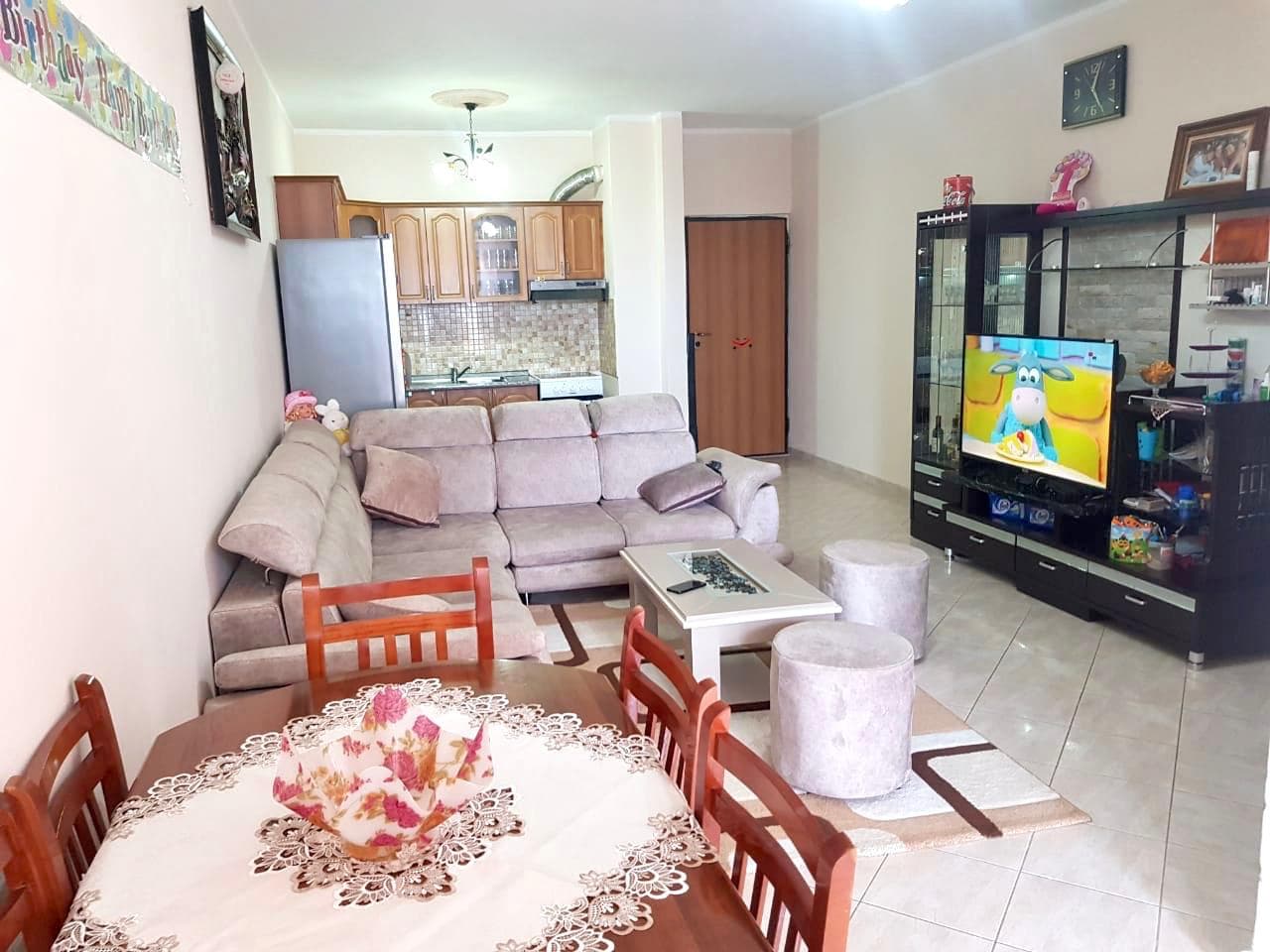 SHITET APARTAMENT 1+1 , PRANE BAR RIGELS, PLAZH DURRES!