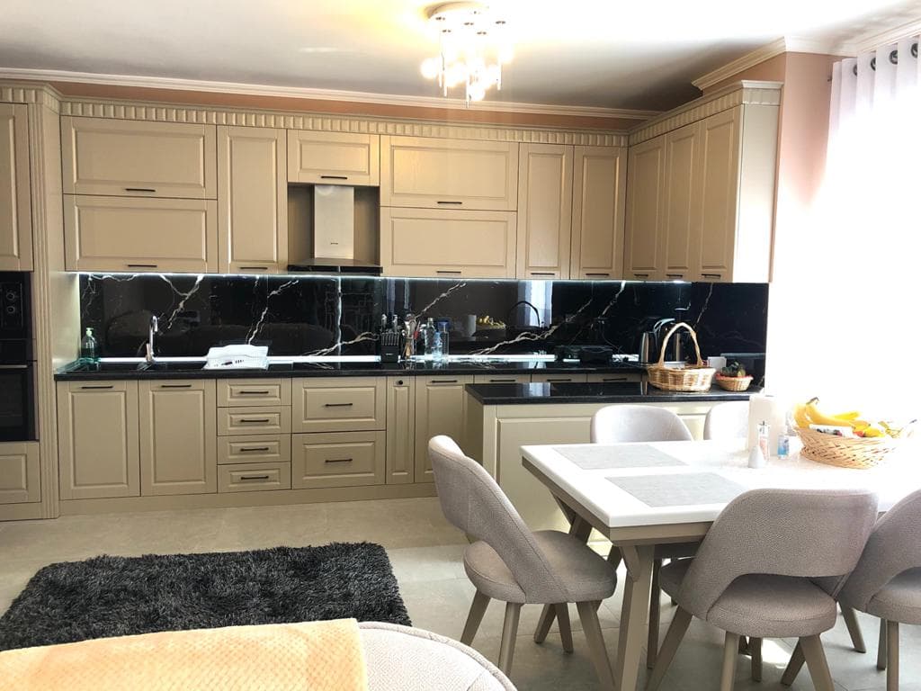 SHITET APARTAMENT 2+1 PRANE KALIT TE TROJES,PLAZH, DURRES 3