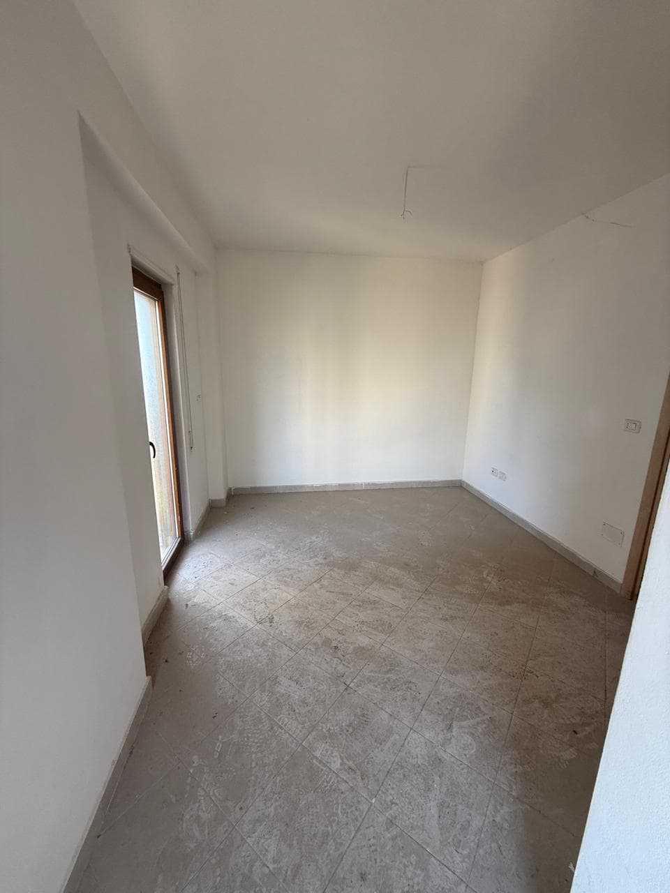 SHITET APARTAMENT 3+1+2 ZONA VOLLGES DURRES