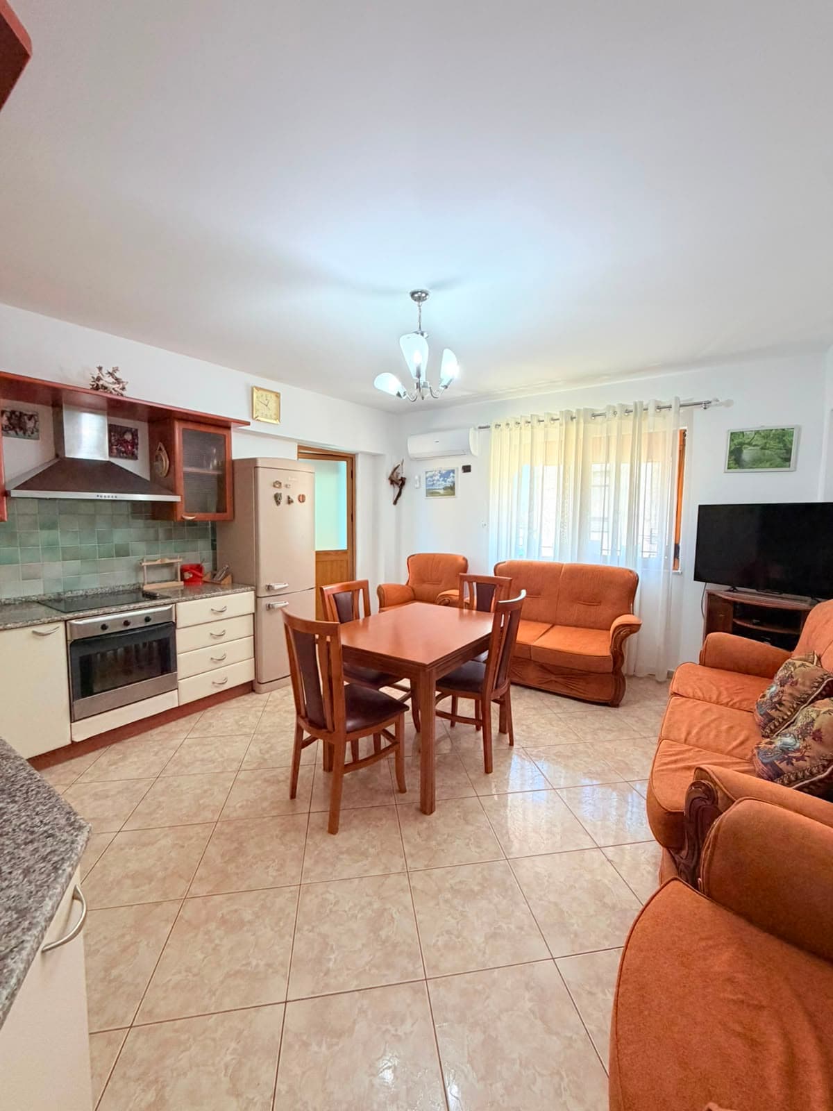 JEPET ME QERA APARTAMENT 2+1 PRANE SPITALIT, DURRES 4