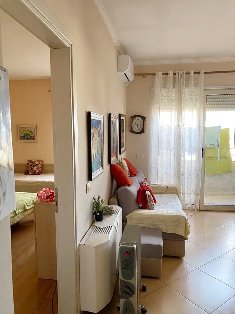 SHITET APARTAMENT 1+1 PRANE PALLATIT TE SPORTIT,DURRES. 3