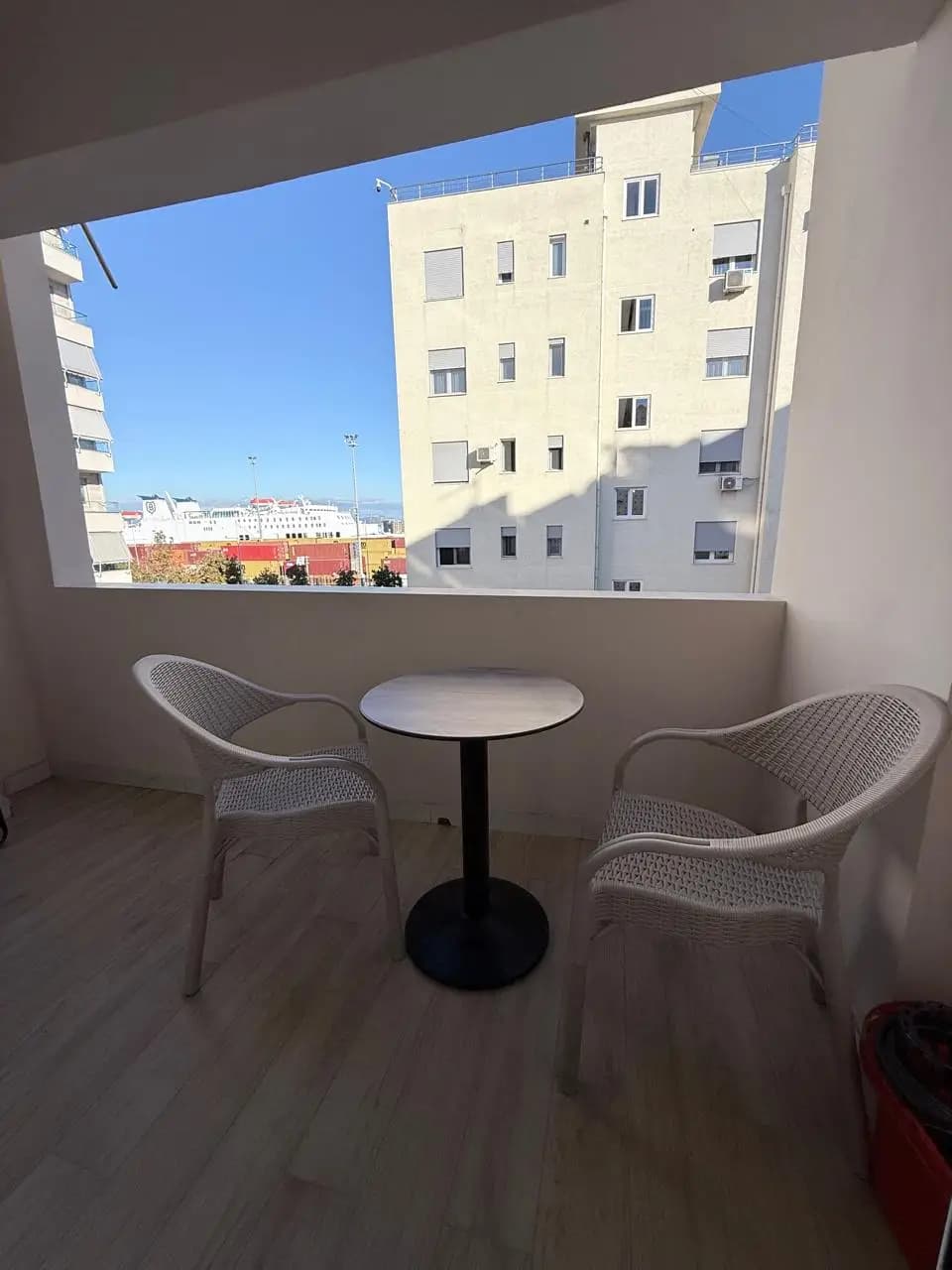 SHITET APARTAMENT 2+1 RRUGA PORTIT DURRES 2
