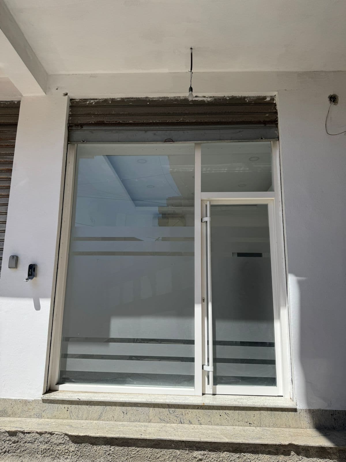 JEPET ME QERA AMBIENT BIZNESI TEK BASHKIA DURRES 3