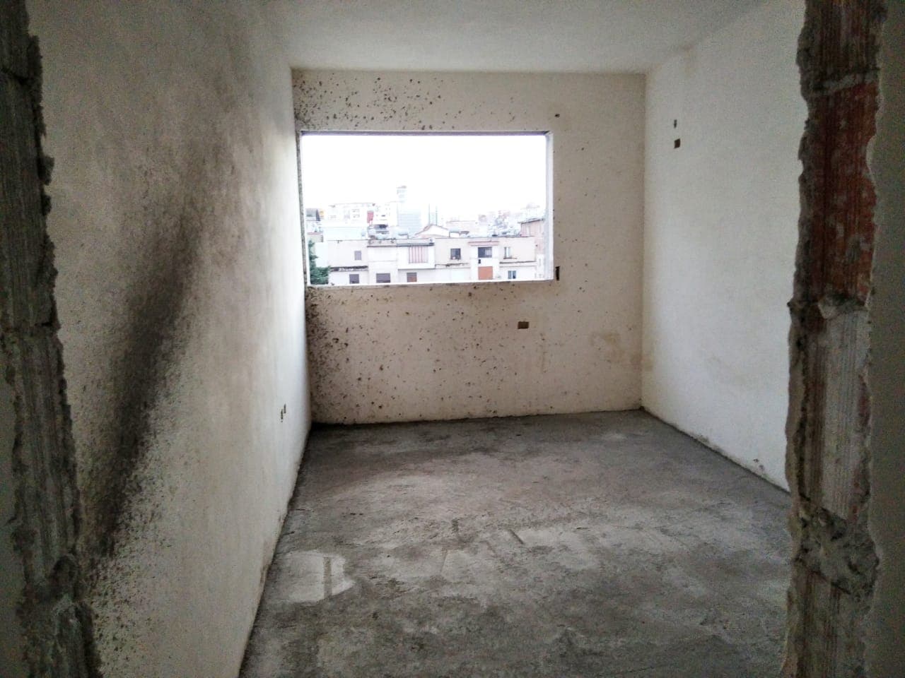 SHITET APARTAMENT 2+1 MUNDESI DHE 3+1 PERBALL SHKOLLES 2 GJELAT, DURRES . 3