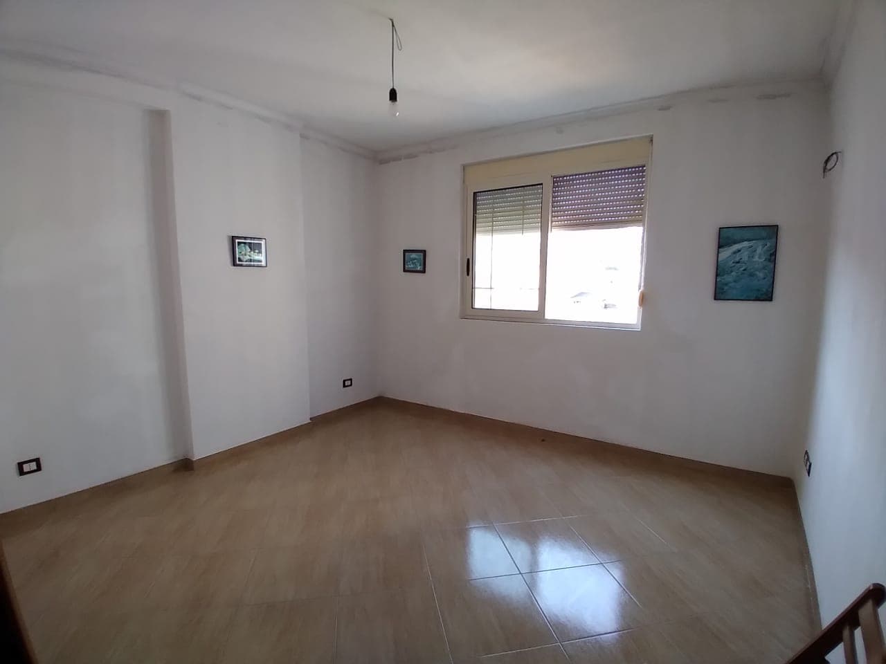 SHITET APARTAMENT 3+1 PRANE GJYKATES,QENDER,DURRES. 3