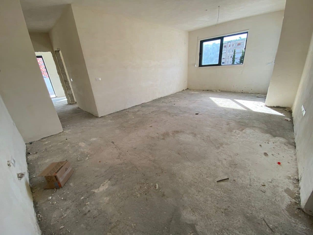 SHITET APARTAMENT 2+1 PRANE SHKOLLES 2 GJELAT, DURRES . 2