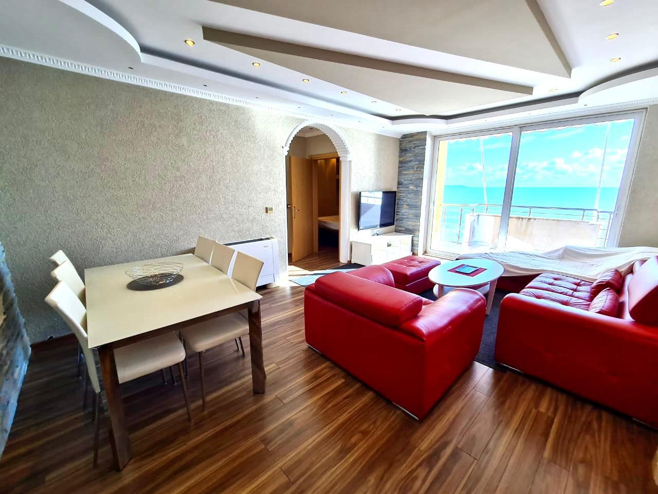 SHITET APARTAMENT 3+1 ME PAMJE NGA DETI PRANE RROTES KUQE , PLAZH , DURRES.
