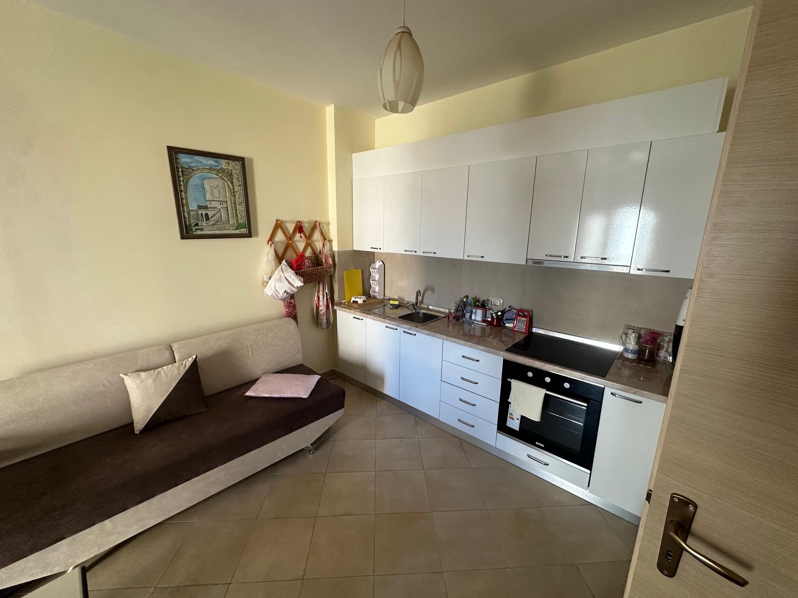 JEPET ME QERA APARTAMENT 1+1, PRANE PISTA KOSOVA PLAZH VIJE E PARE, DURRES. 2