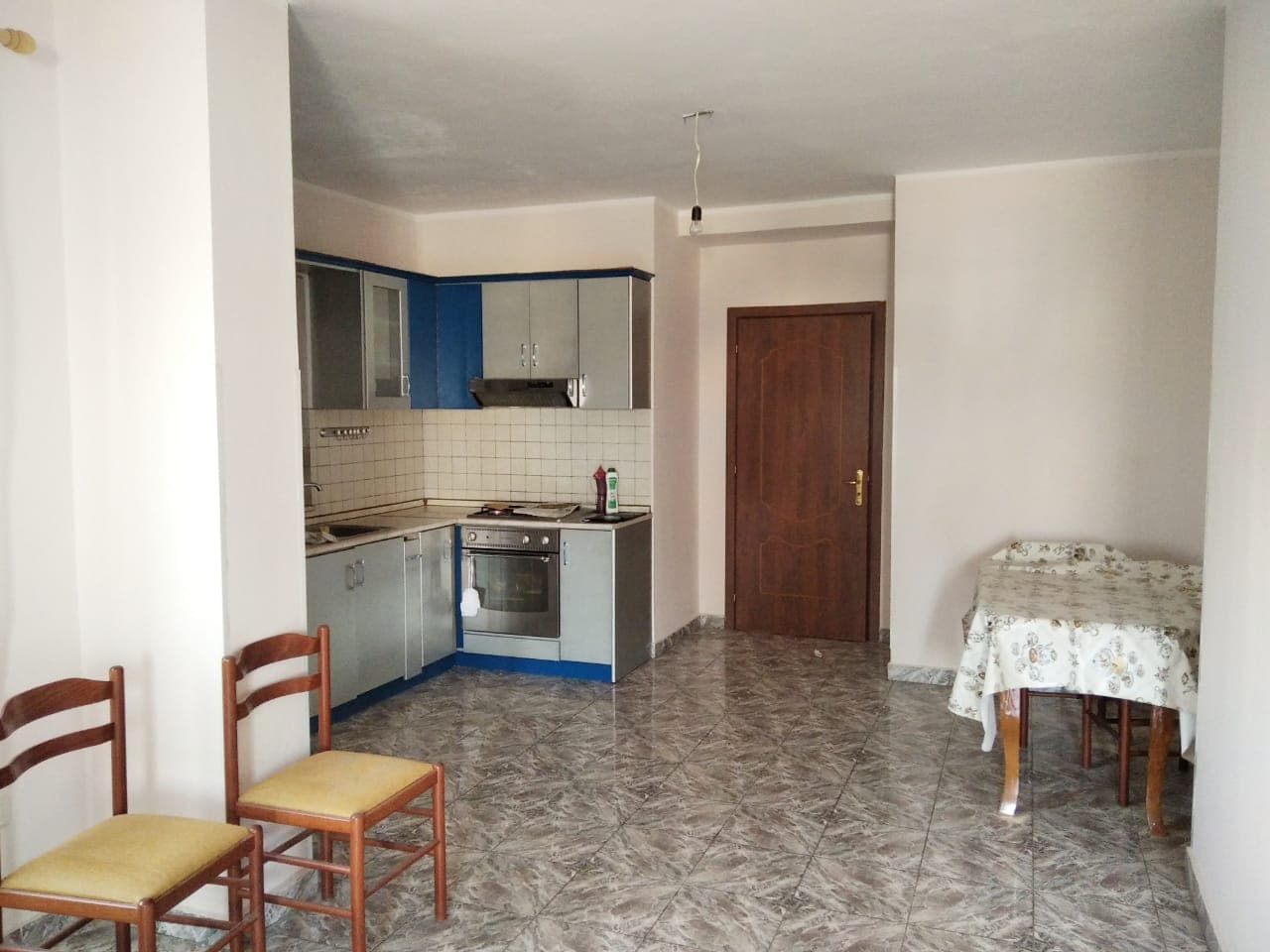SHITET APARTAMENT 2+1 PRANE UJESJELLSIT, LAGJA 17 ,DURRES.