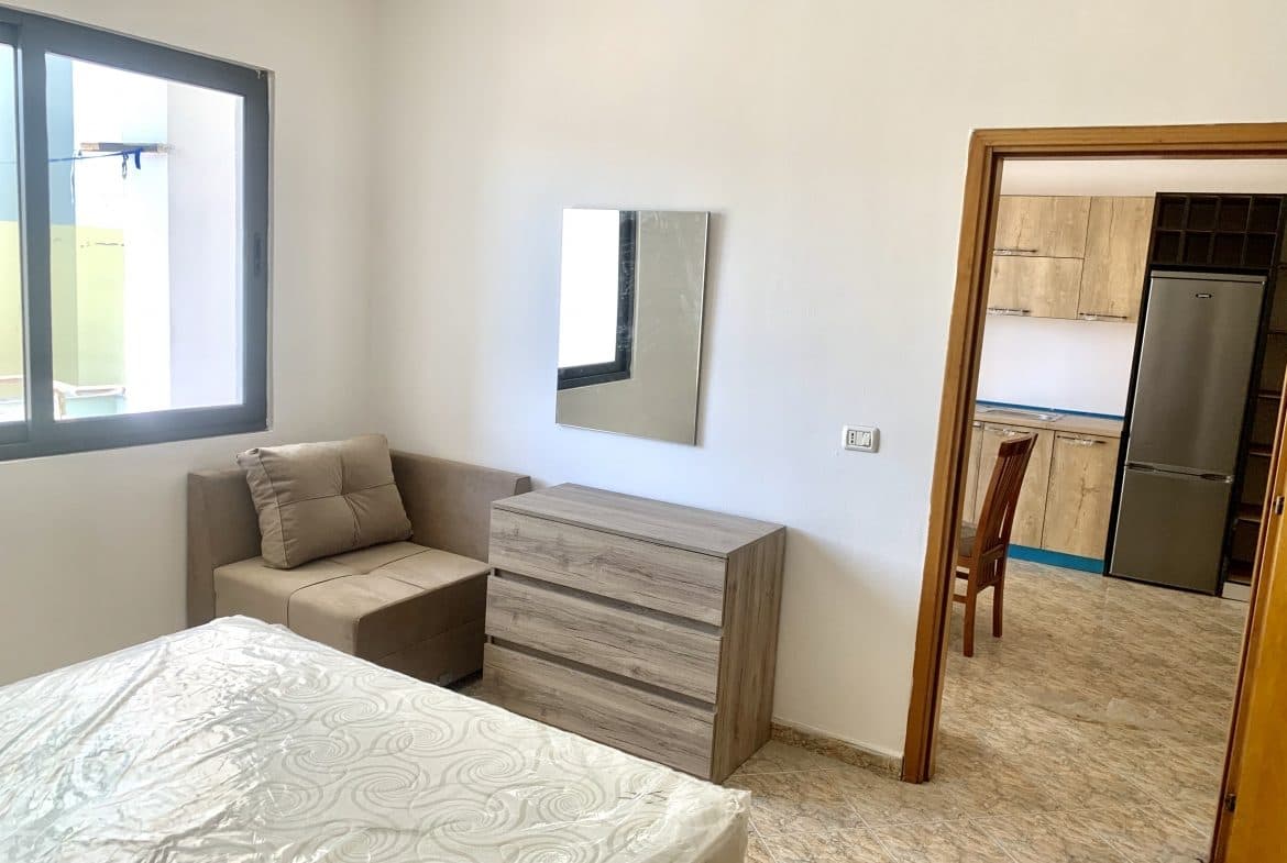 SHITET APARTAMENT 2+1 PRAN KAZAZIT,DURRES! 3