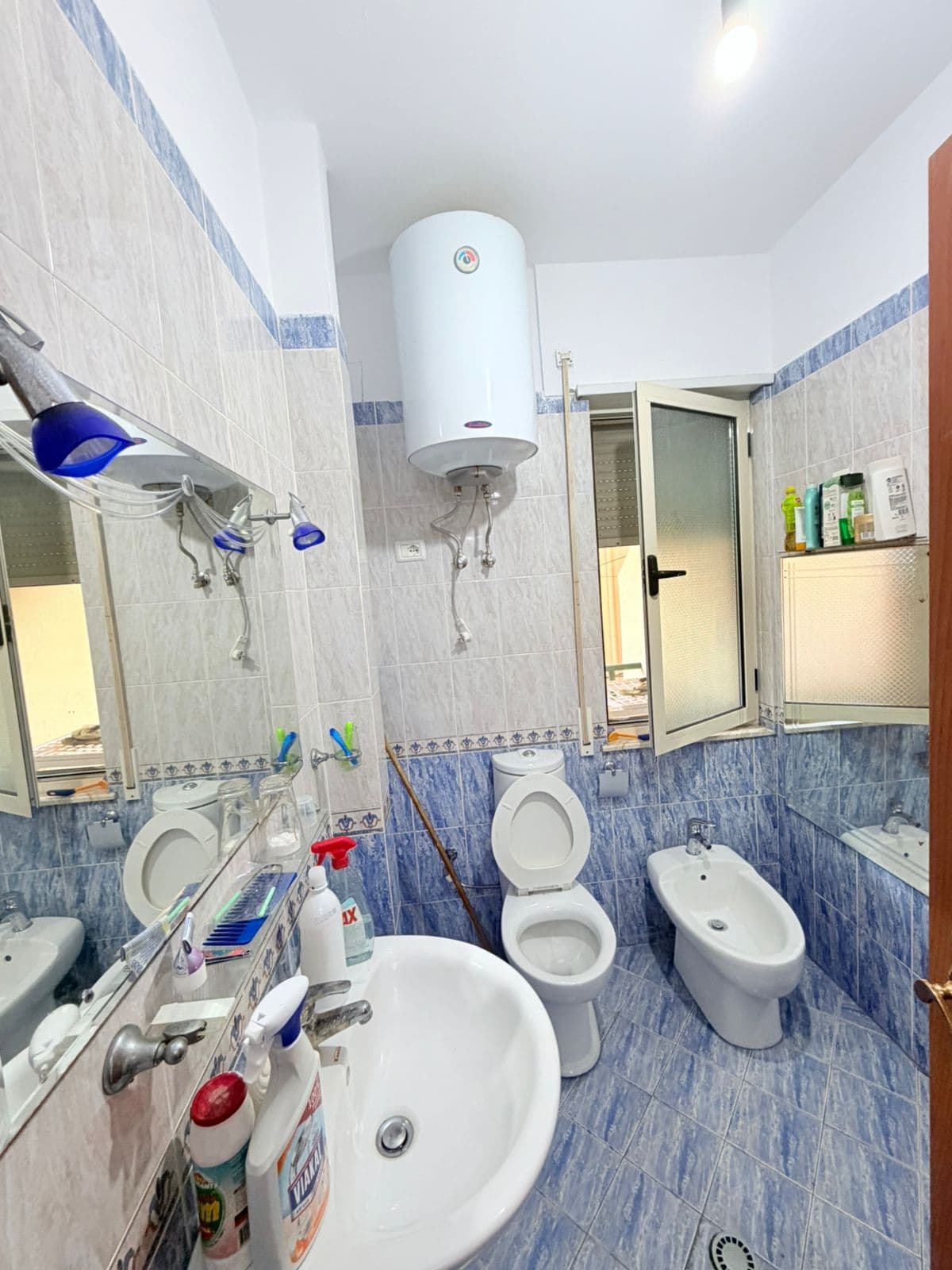 JEPET ME QERA APARTAMENT 1+1 PRANE MAJESTIC HOTEL, GOLEM
