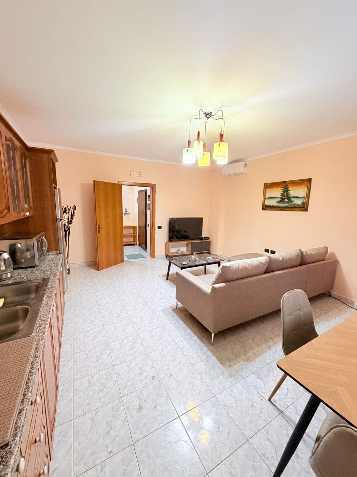 JEPET ME QERA APARTAMENT 2+1+2 PRANE FLAGSHIP CENTER 4
