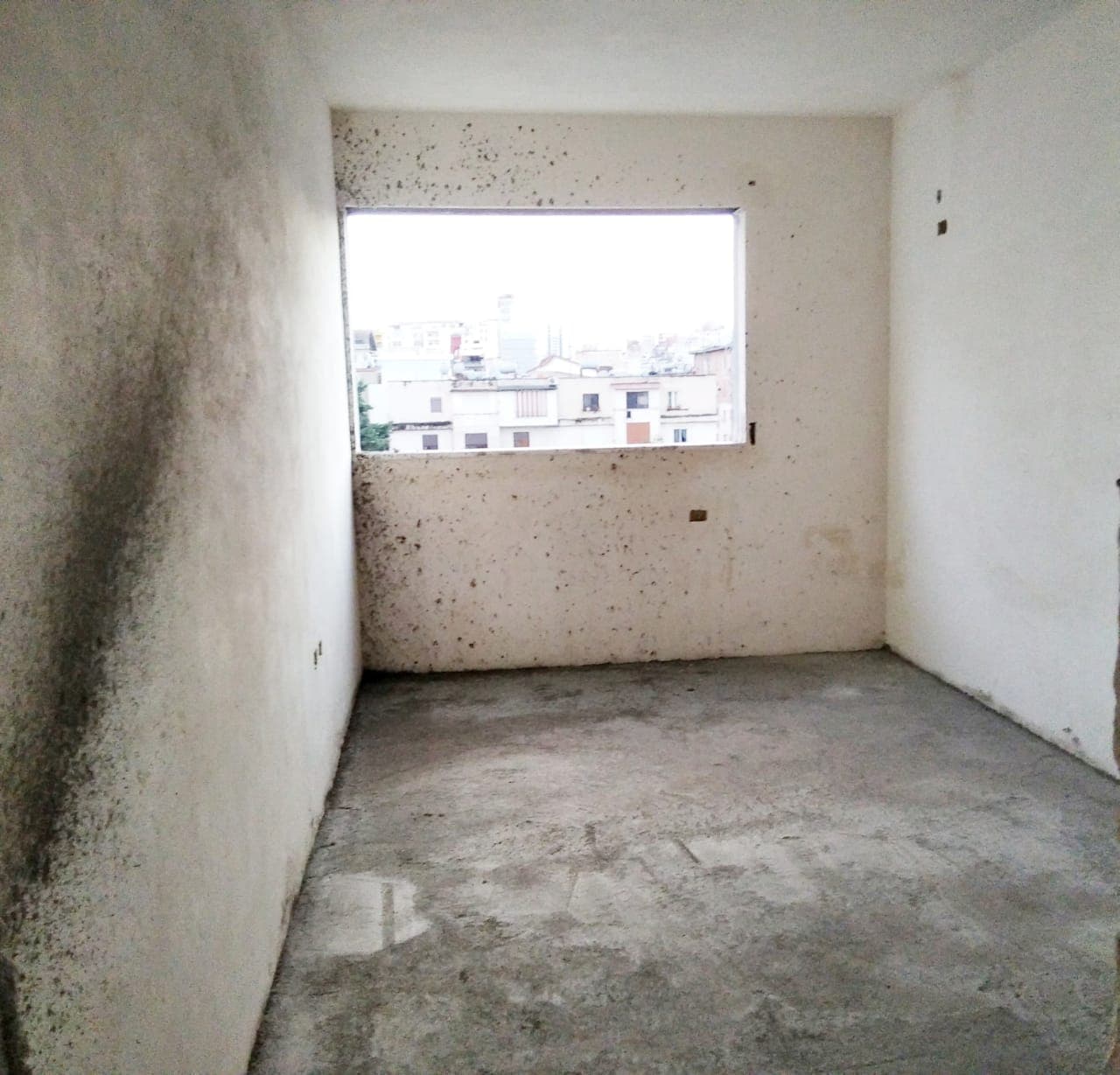 SHITET APARTAMENT 2+1 PERBALL SHKOLLES 2 GJELAT, DURRES . 3