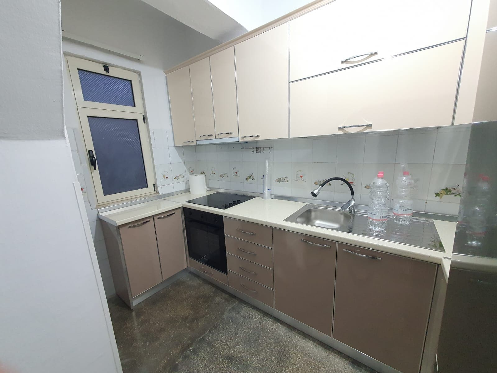 SHITET APARTAMENT 2+1 PRANE PALLATIT TE SPORTIT,DURRES. 3