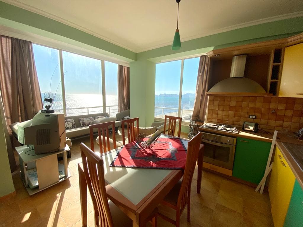 SHITET APARTAMENT 2+1 PERBALLE DETIT RRUGA PAVARESIA, PRANE HOTEL ADRIATIK, DURRES.