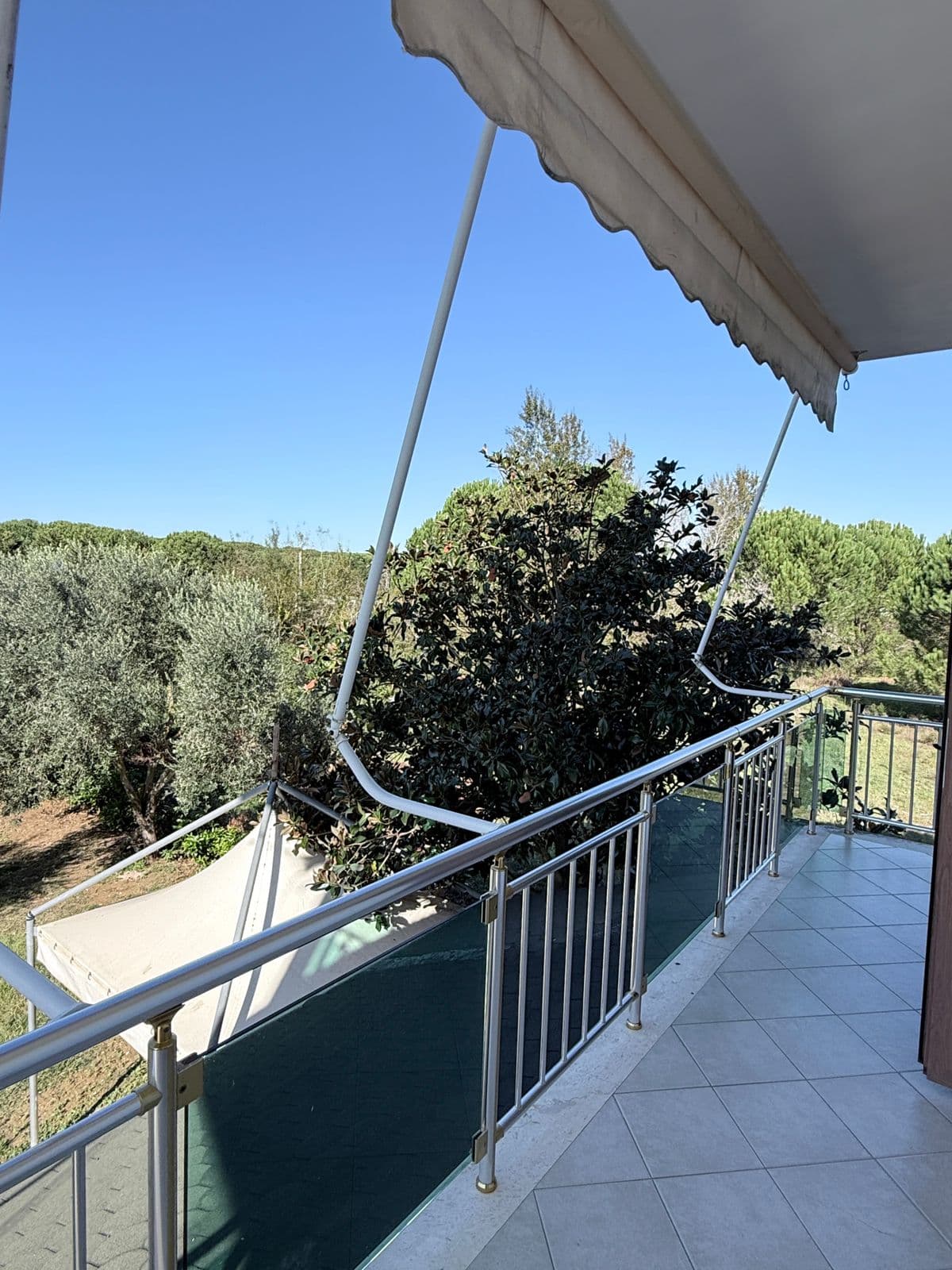SHITET VILE INDIVIDUALE NE GJIRIN E LALZIT PERBALL RESORTS MELIA
