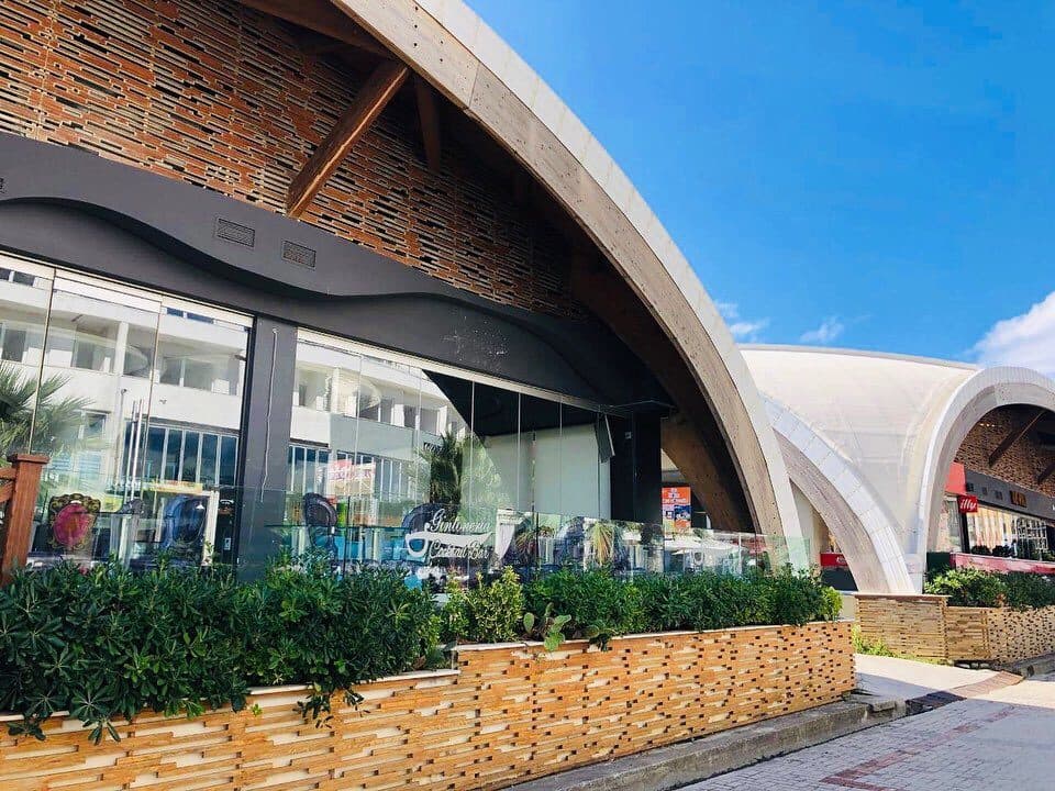 JEPET ME QERA AMBJENT BIZNESI NE VOLLGA,DURRES! 4