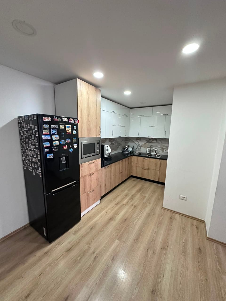 SHITET APARTAMENT 3+1+2 NE ZONEN E ISH RAJONIT, DURRES