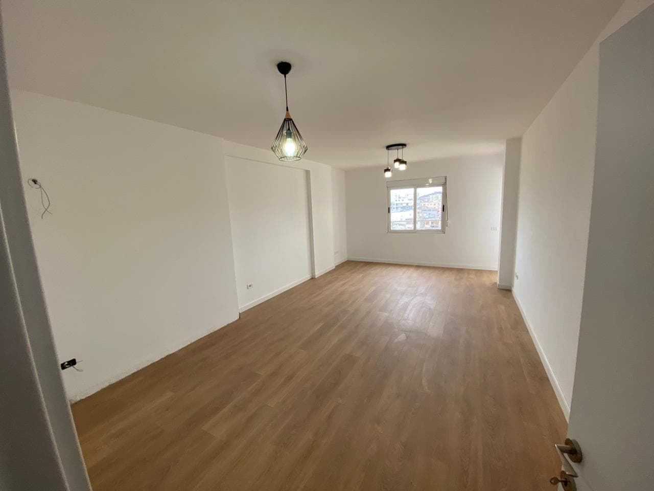 SHITET APARTAMENT 3+1+2, PRANE ISH URT, DURRES