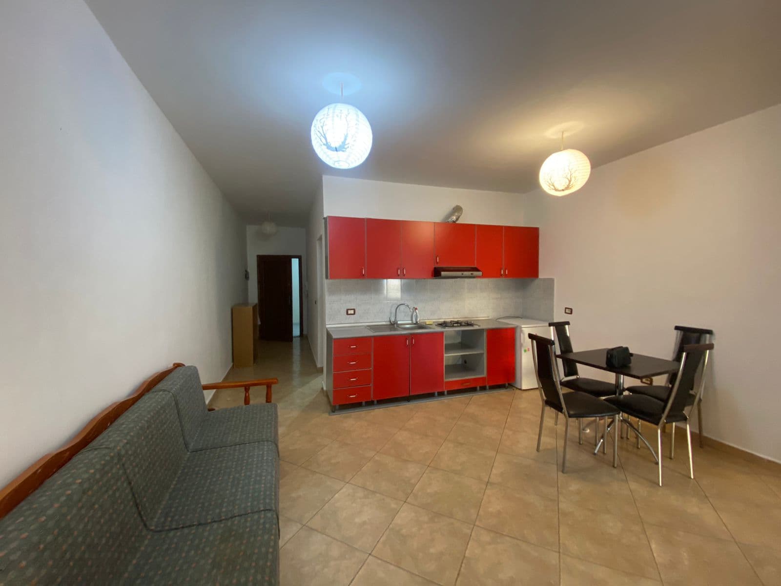 SHITET APARTAMENT 1+1 PRANE HOTEL FLORIDES, PLAZH, DURRES.