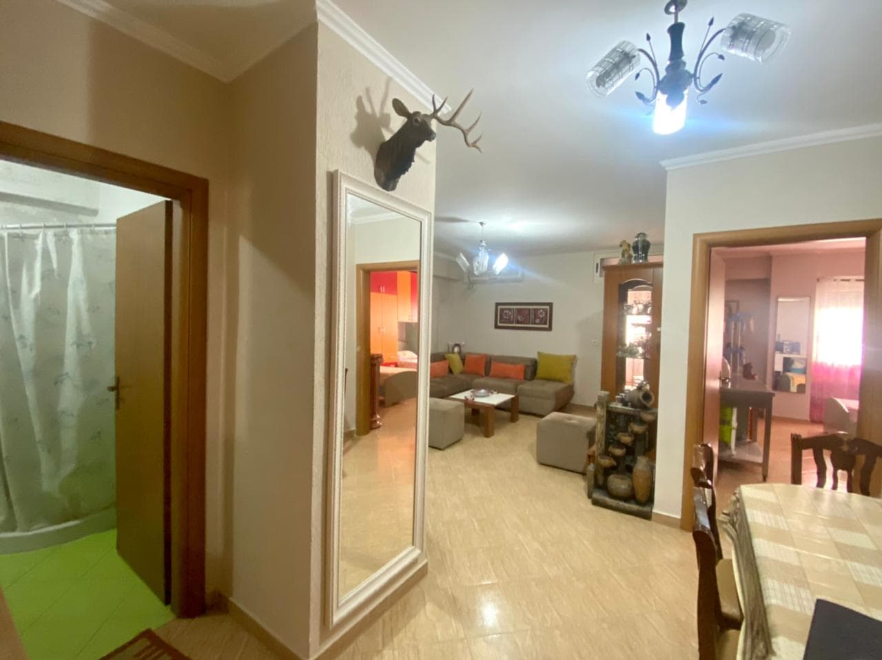 SHITET APARTAMENT 2+1 PRANE EXTRA MARKET PLAZH,DURRES. 3