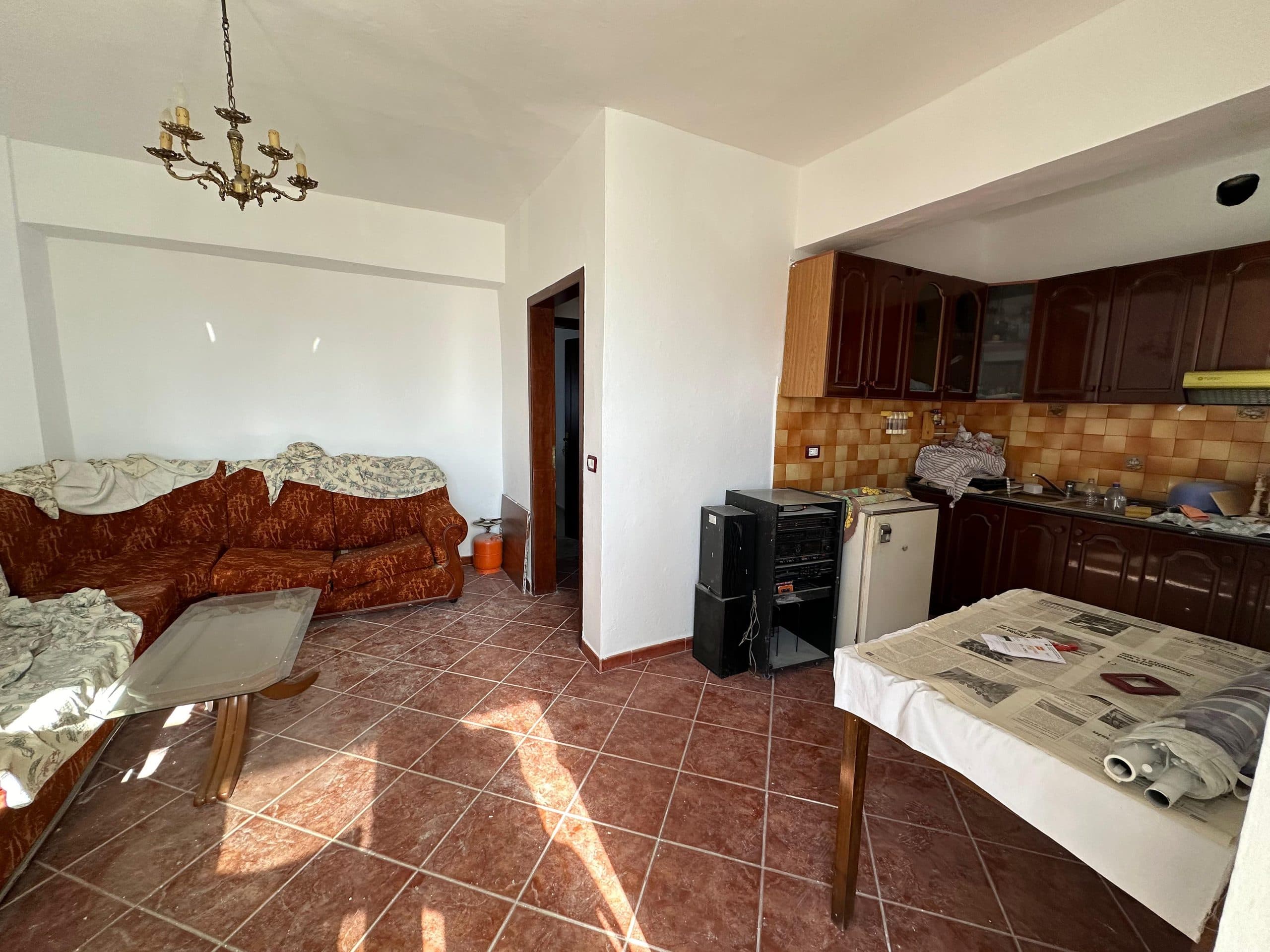 SHITET APARTAMENT 2+1 PRANE STADIUMIT, DURRES. 3