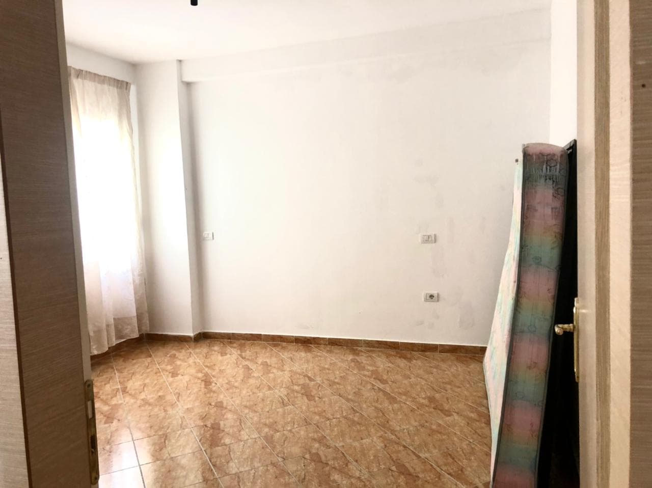 SHITET APARTAMENT 1+1 PRANE SHKEMBIT TE KAVAJES, DURRES. 3