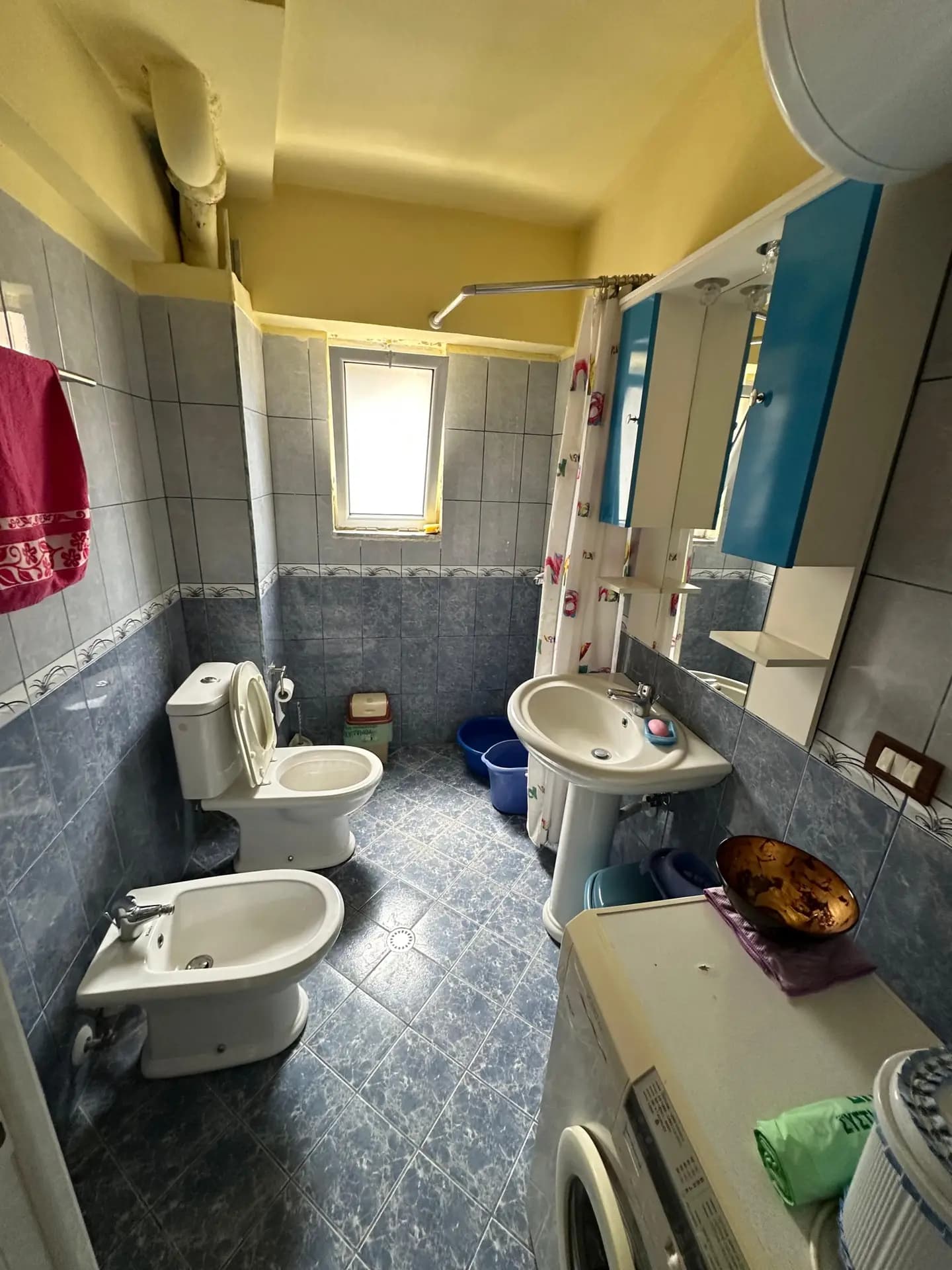JEPET ME QERA APARTAMENT 2+1, PRANE DEGES, DURRES.