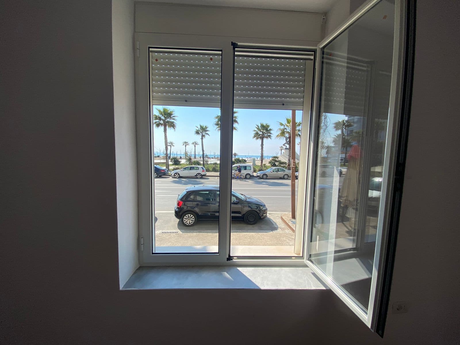 JEPET ME QERA AMBIENT BIZNESI PRANE PAPASPIROS VOLLGA, DURRES.