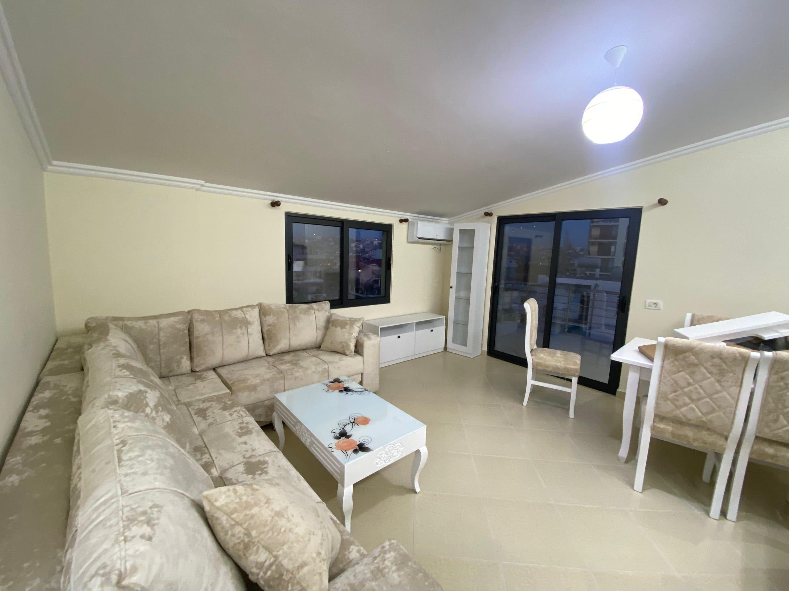 JEPET ME QERA GODINE BIZNESI, PLAZH, DURRES. 2