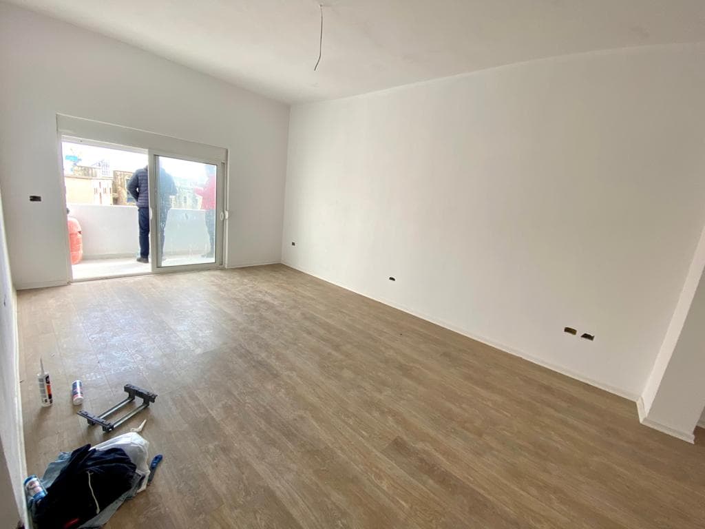 SHITET APARTAMENT 2+1+TARACE RRUGA TAULANTIA, VOLLGA ,DURRES. 2