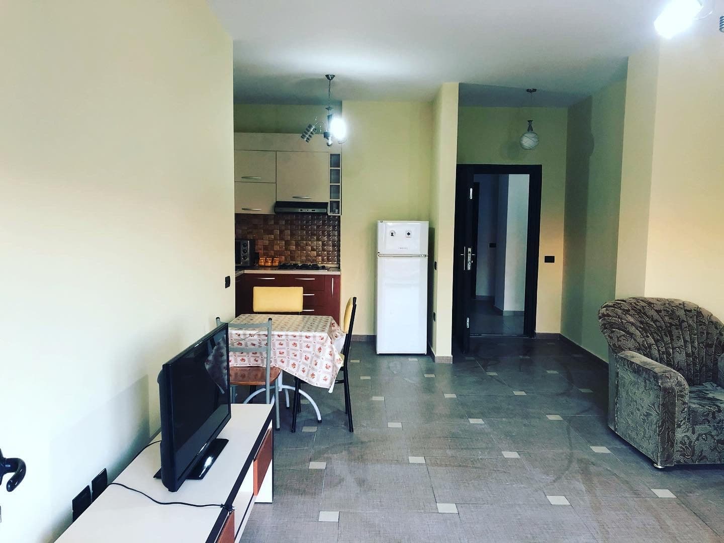 JEPET ME QERA APARTAMENT 2+1 NE PLEPA,DURRES!