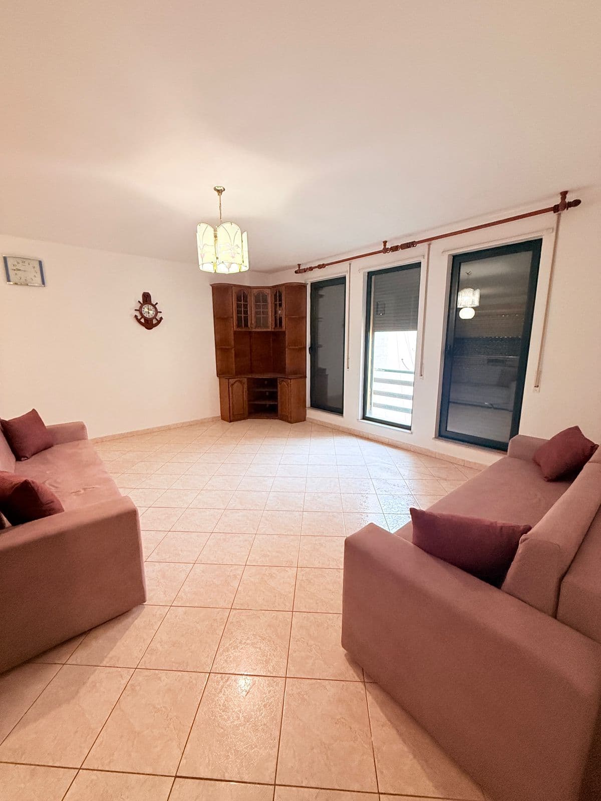 JEPET ME QERA APARTAMENT 1+1 ZONA PLAZH TEK RESTORANT "RIFAT PESHKATARI" 4
