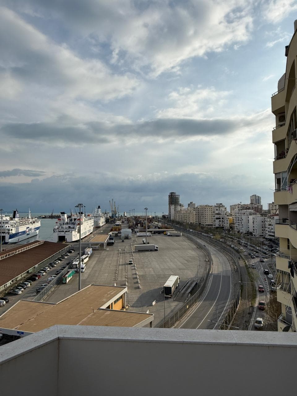 JEPET ME QERA APARTAMENT RRUGA PORTIT 4