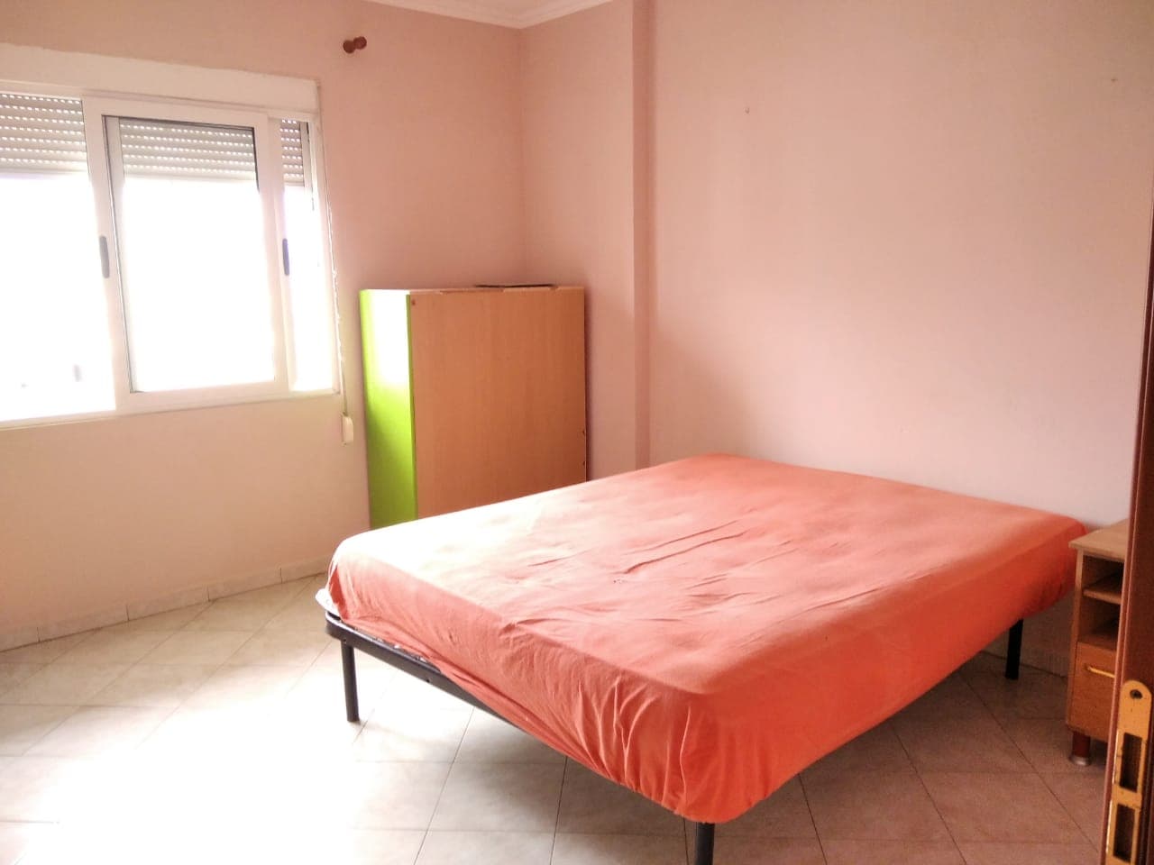 SHITET APARTAMENT 1+1 PRANE ISH URT , DURRES . 3