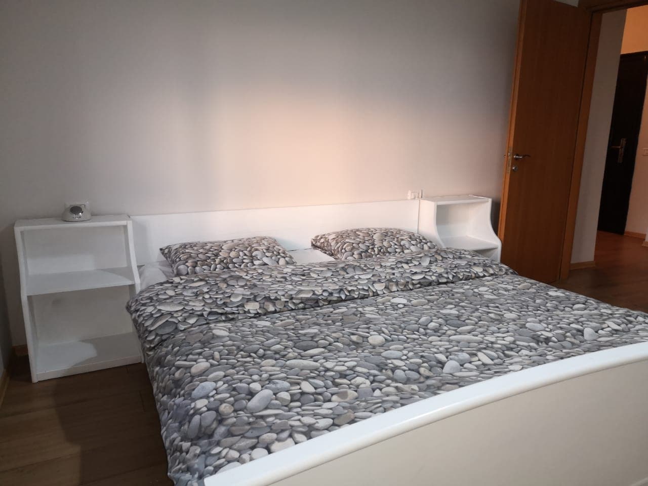 JEPET ME QERA DITORE APARTAMENT 1+1 PRANE SHKEMBIT TE KAVAJES,GOLEM,DURRES. 4