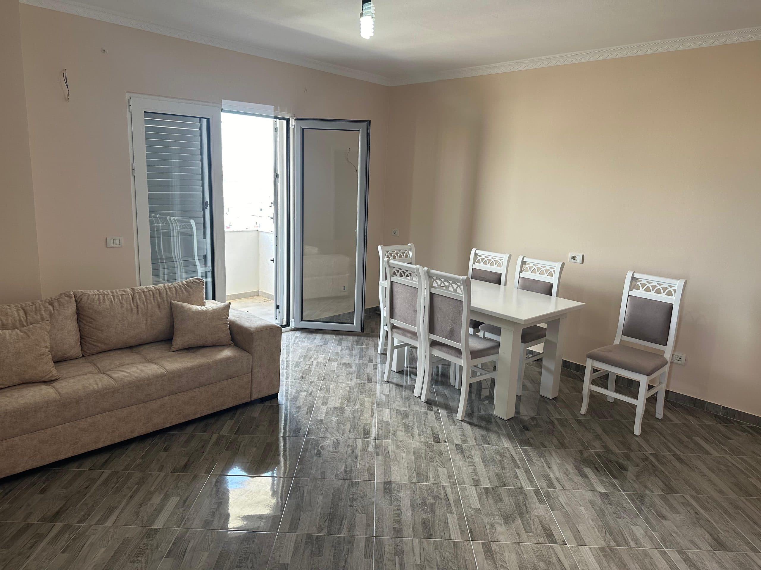 SHITET APARTAMENT 2+1, PRANE UJESJELLSIT, DURRES. 2