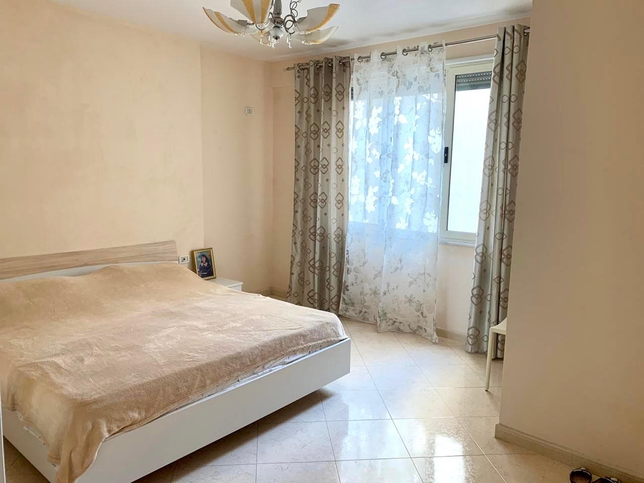 SHITET APARTAMENT 2+1 NE QENDER PRANE PALLATIT TE KULTURES, DURRES. 4