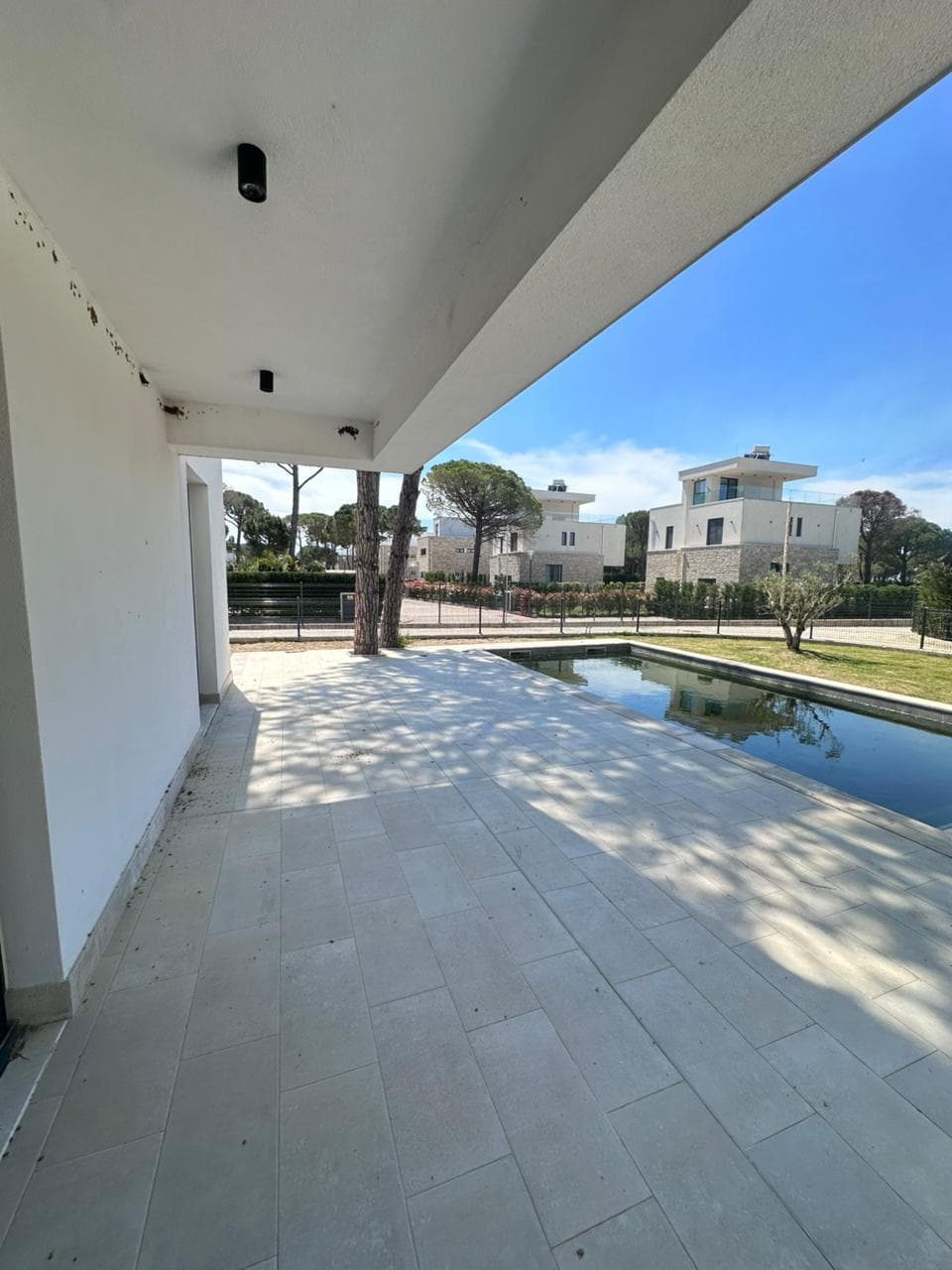 SHITET VILE LUKSOZE SAN PIETRO RESIDENCE, GJIRI I LALZIT, DURRES