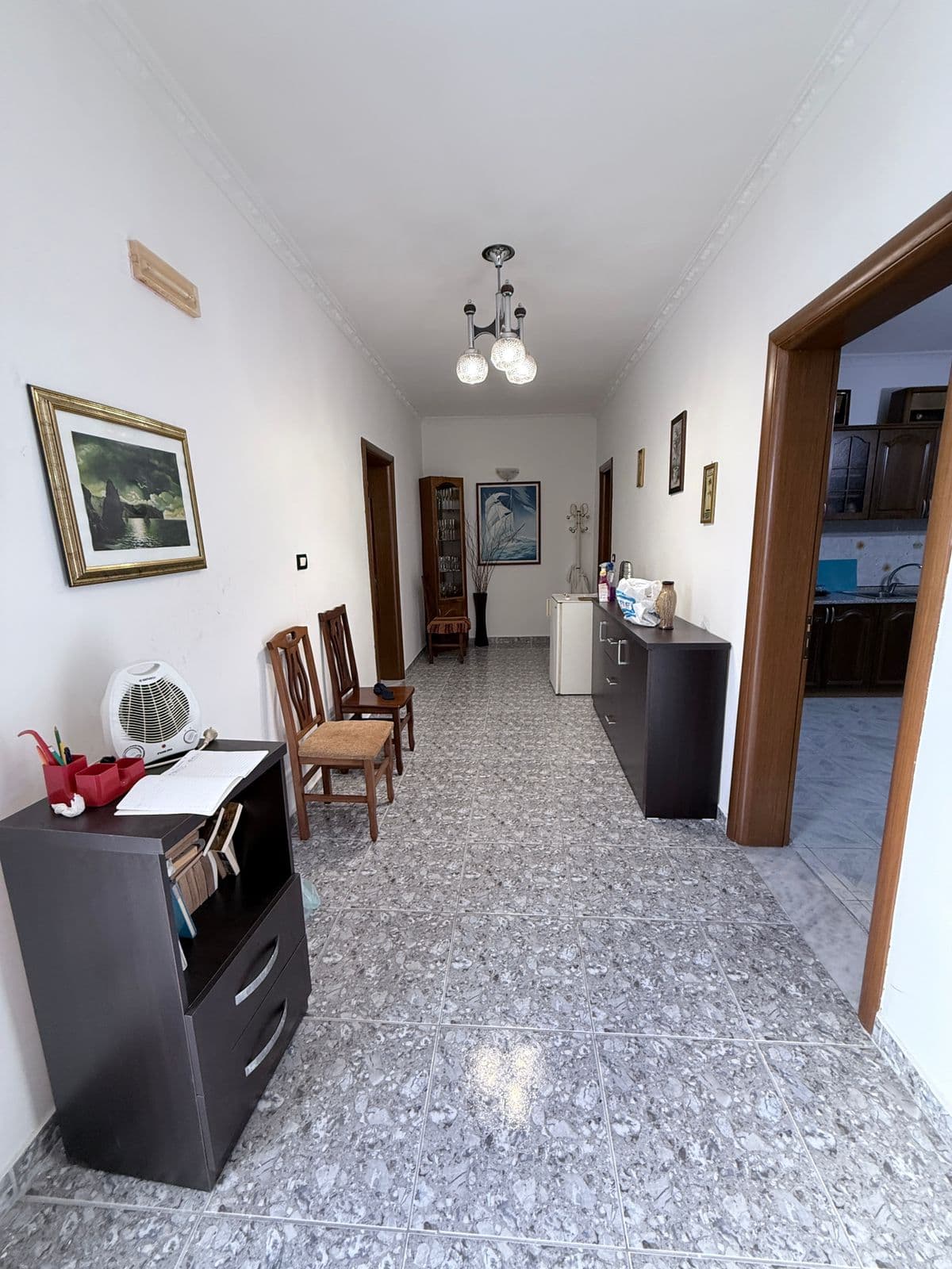 JEPET ME QERA SHTEPI PRIVATE PALLATI SPORTIT DURRES