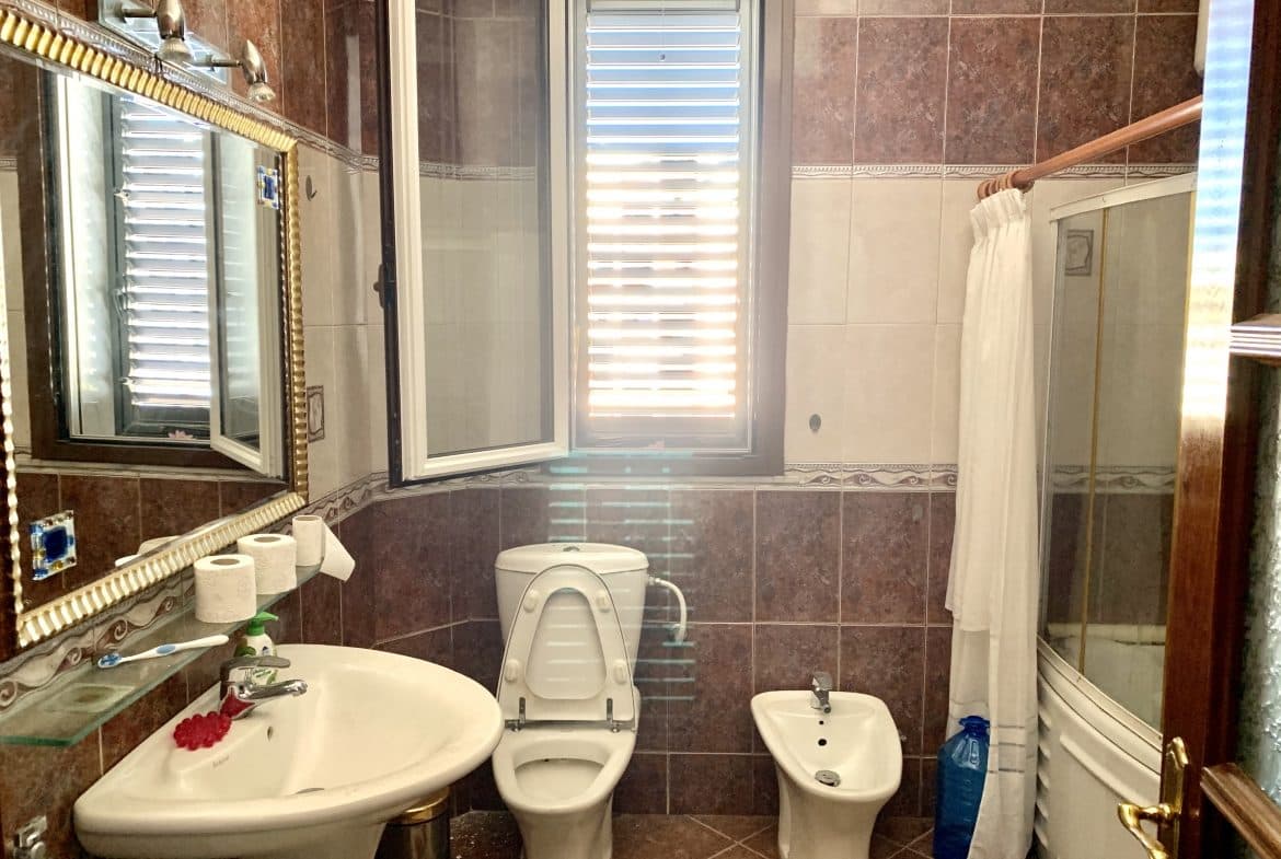 JEPET ME QERA APARTAMENT 2+1 PRANE TATIM TAKSAVE,DURRES! 4