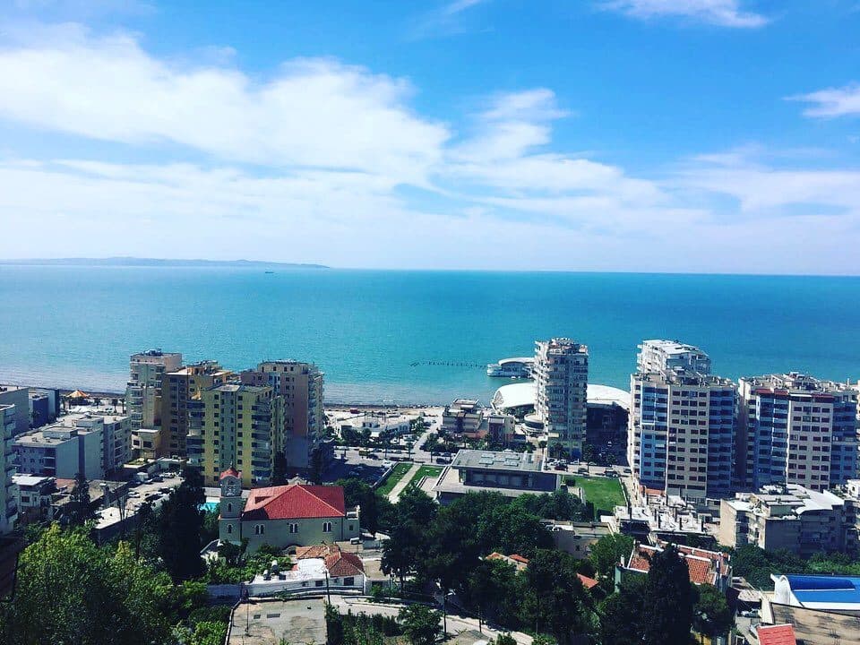 SHITET APARTAMENT 2+1 TE VILA E ZOGUT DURRES!