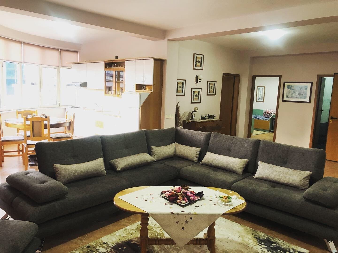 JEPET ME QERA APARTAMENT 2+1 NE QENDER TE DURRESIT! 4