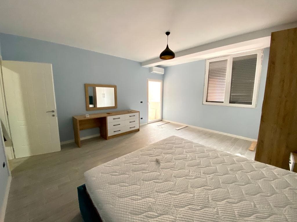 SHITET APARTAMENT 2+1 PRANE BAR OSLO, VOLLGA, DURRES. 4