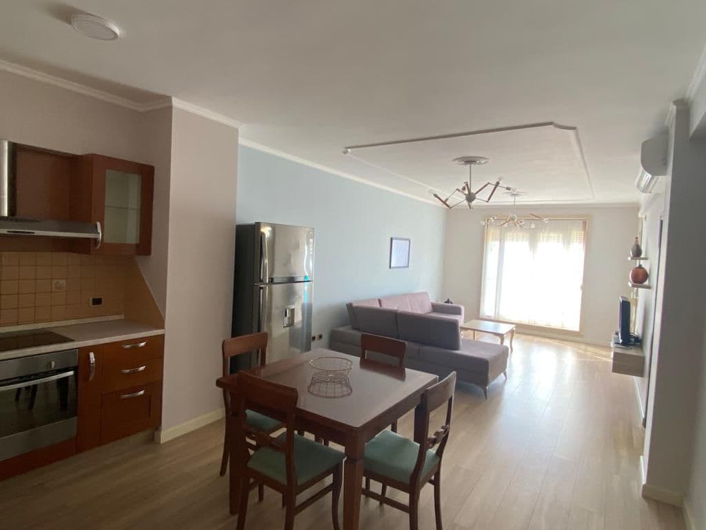 JEPET ME QERA APARTAMENT 1+1 PRANE HOTEL EMPIRE , PLAZH, DURRES. 3